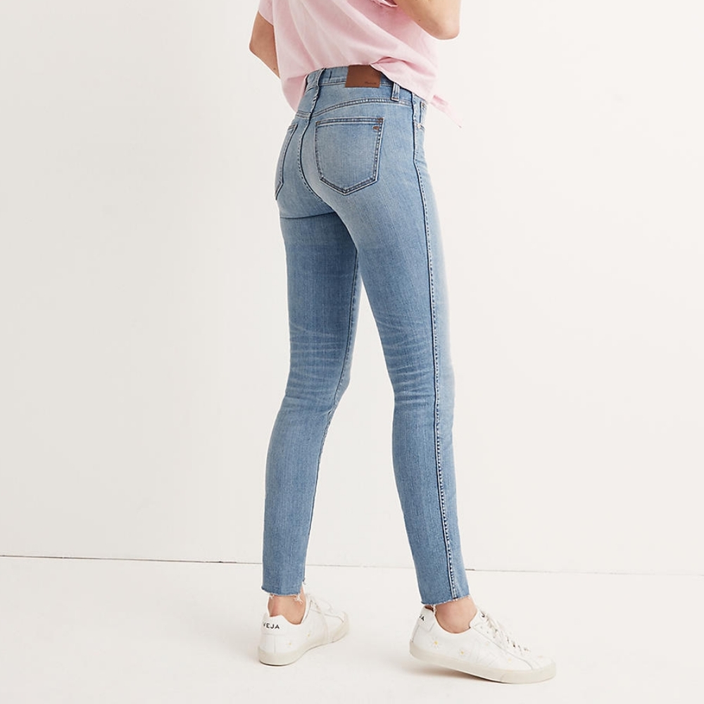 Like new Madewell HR skinny Jean's. Sz 25"